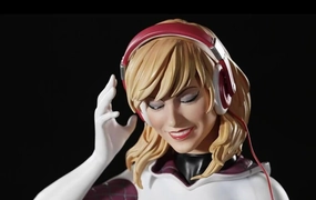 Spider-Gwen 1/4 Scale Statue Themed Background