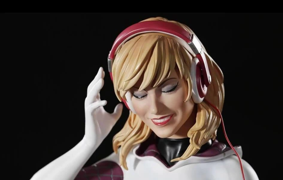 Spider-Gwen 1/4 Scale Statue Themed Background