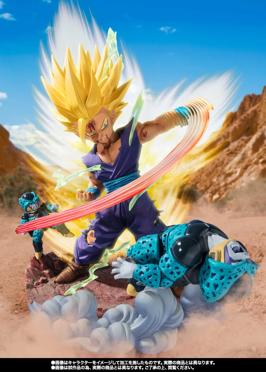 Dragon Ball Z - Figuarts - Super Saiyan 2 Son Gohan - Extra Battle - The Raging True Power!! Passionate Pursuit Robot Toy