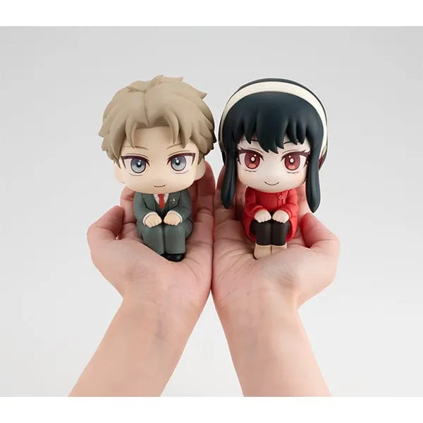 LOOK UP SERIES SPY ?? FAMILY Loid Forger ?? Yor Forger??with gift - Cushion?? Robot Piece