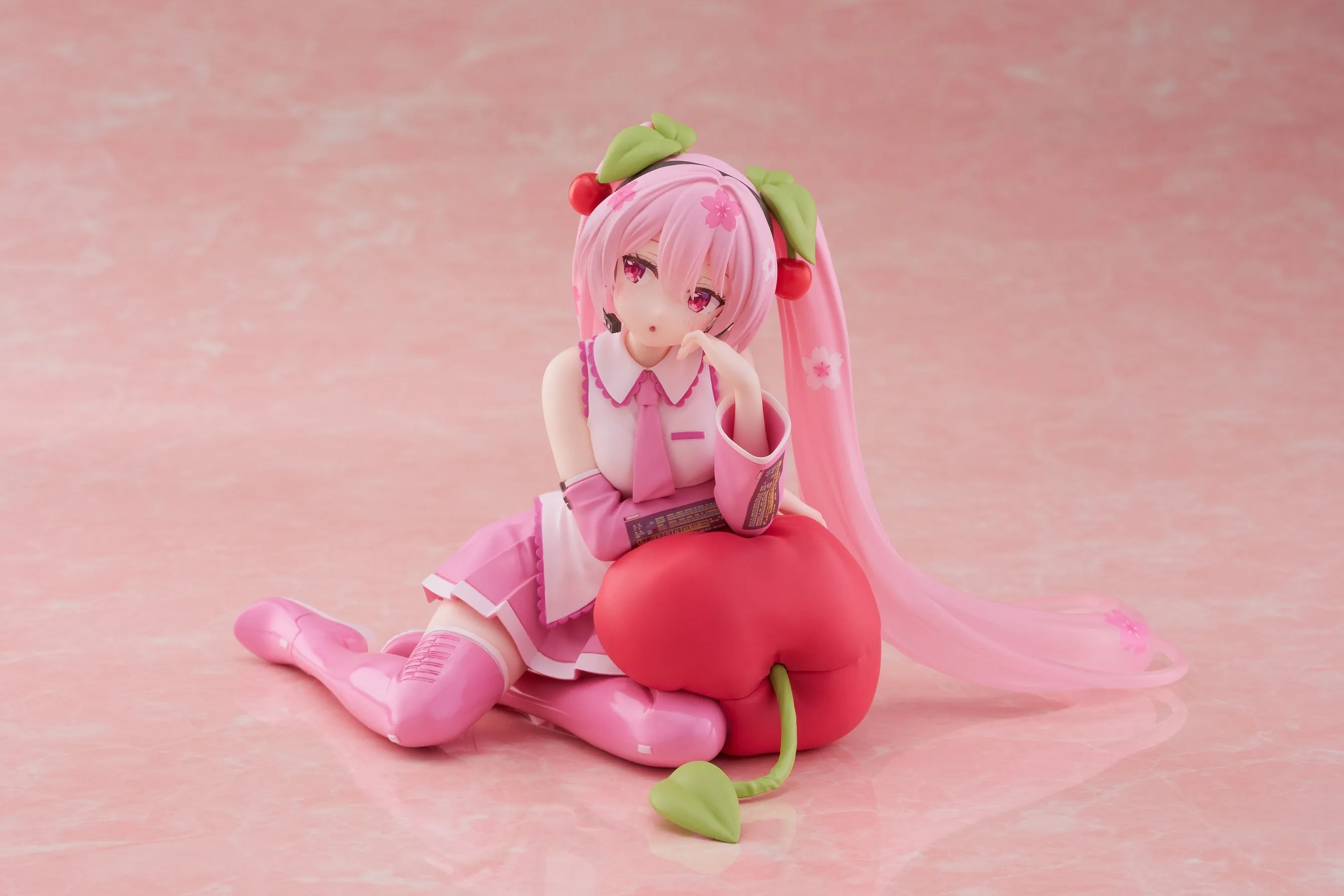 Metallic Finish Hatsune Miku Sakura Miku Desktop Cute Figure (Cherry Cushion Ver.) Bird Model