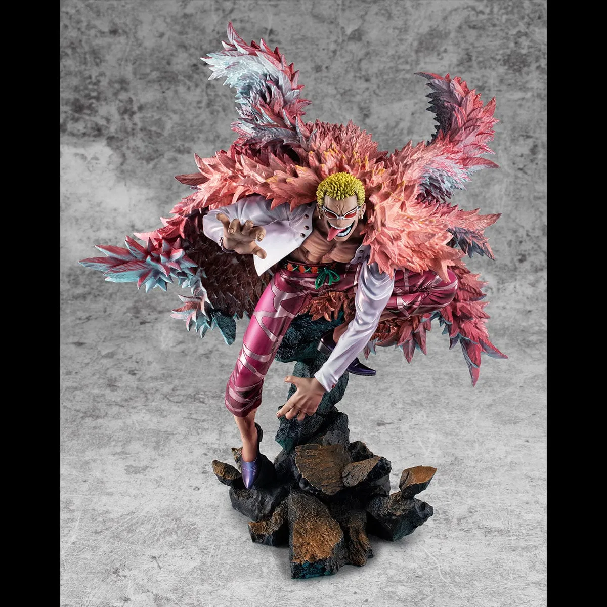 Limited Figure Family Heirloom PORTRAIT.OF.PIRATES ONE PIECE SA-MAXIMUM Heavenly Demon Donquixote Doflamingo (Limited Repeat)